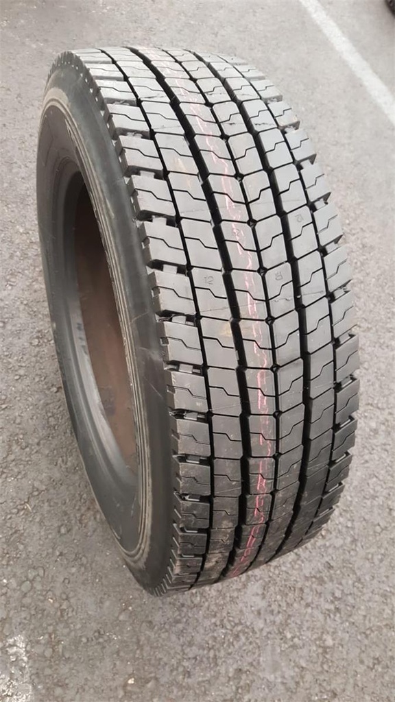 295/80R22.5 KA PINNOITETTU P74 SIS. 1 CONTINENTAL RUNKO XL DRIVE